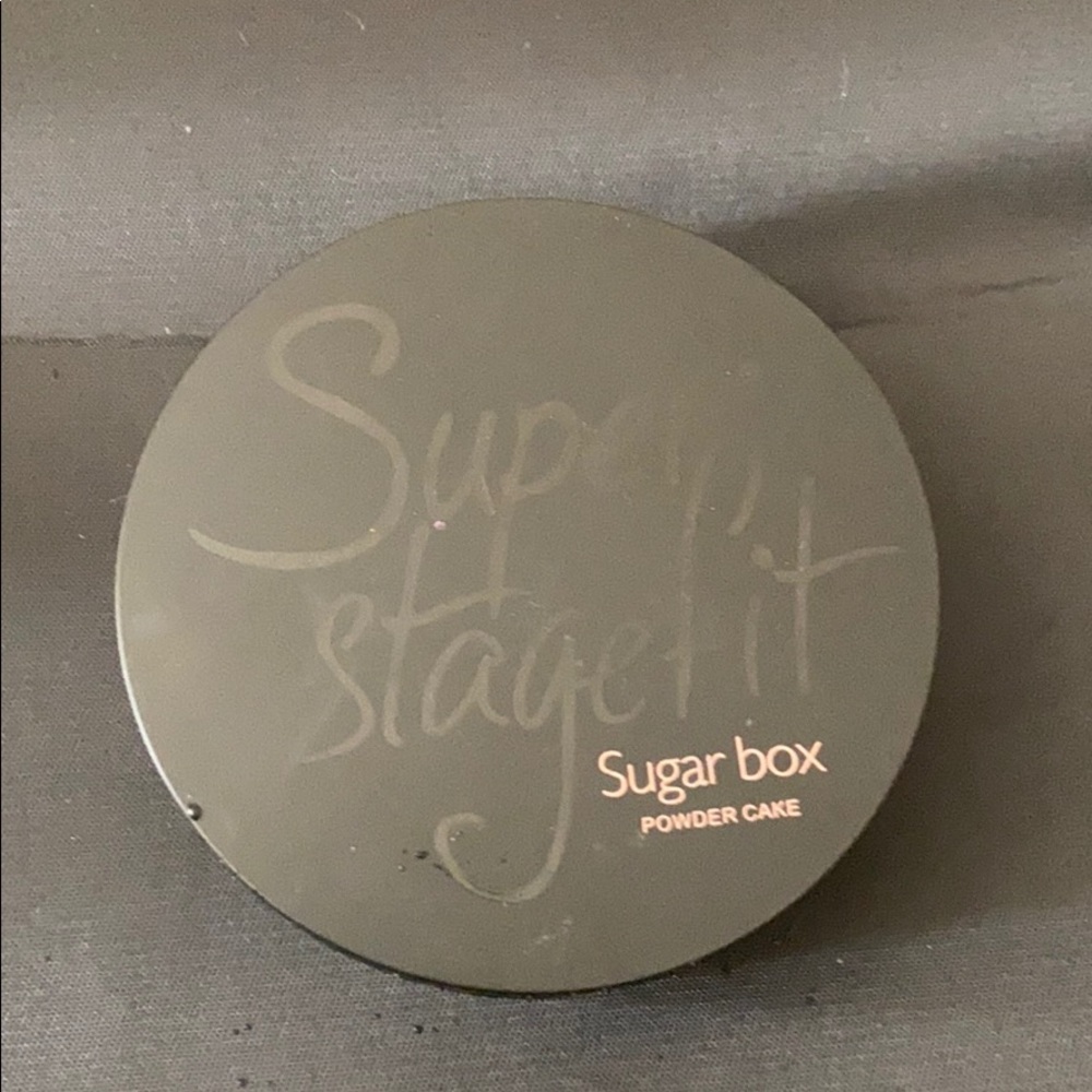 Sugar box powder cake